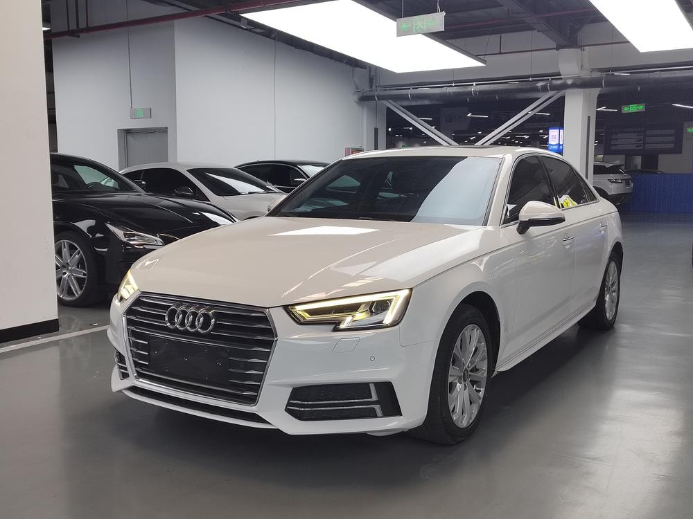 Audi A4L 2019 — фото автомобиля