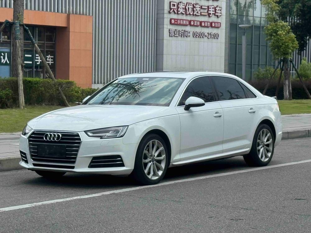 Audi A4L 2018 — фото автомобиля 1
