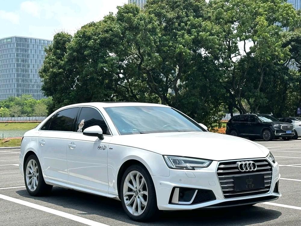 Audi A4L 2019 — фото автомобиля 1