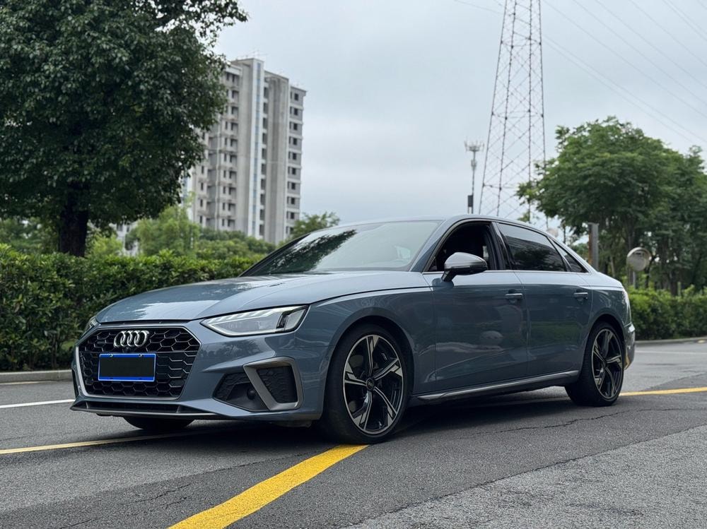 Audi A4L 2022 — фото автомобиля