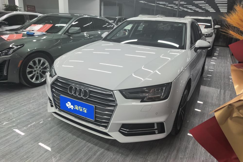 Audi A4L 2018 — фото автомобиля