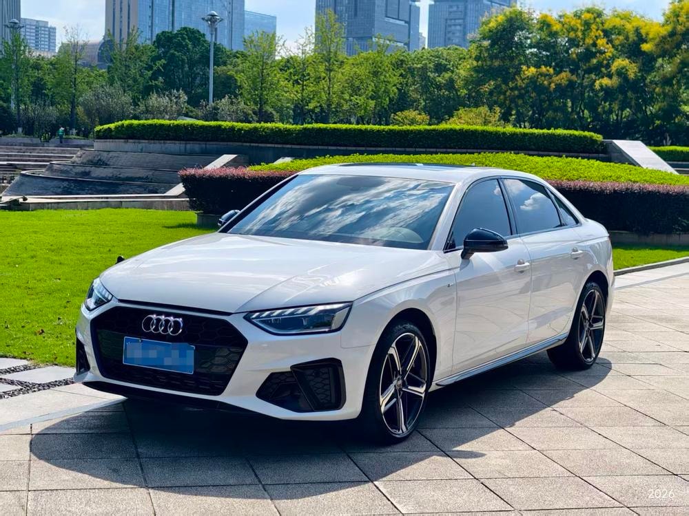 Audi A4L 2025 — фото автомобиля 1