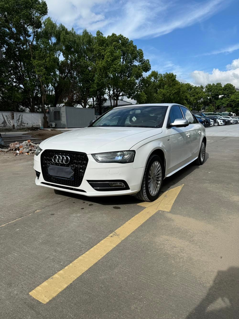 Audi A4L 2015 — фото автомобиля