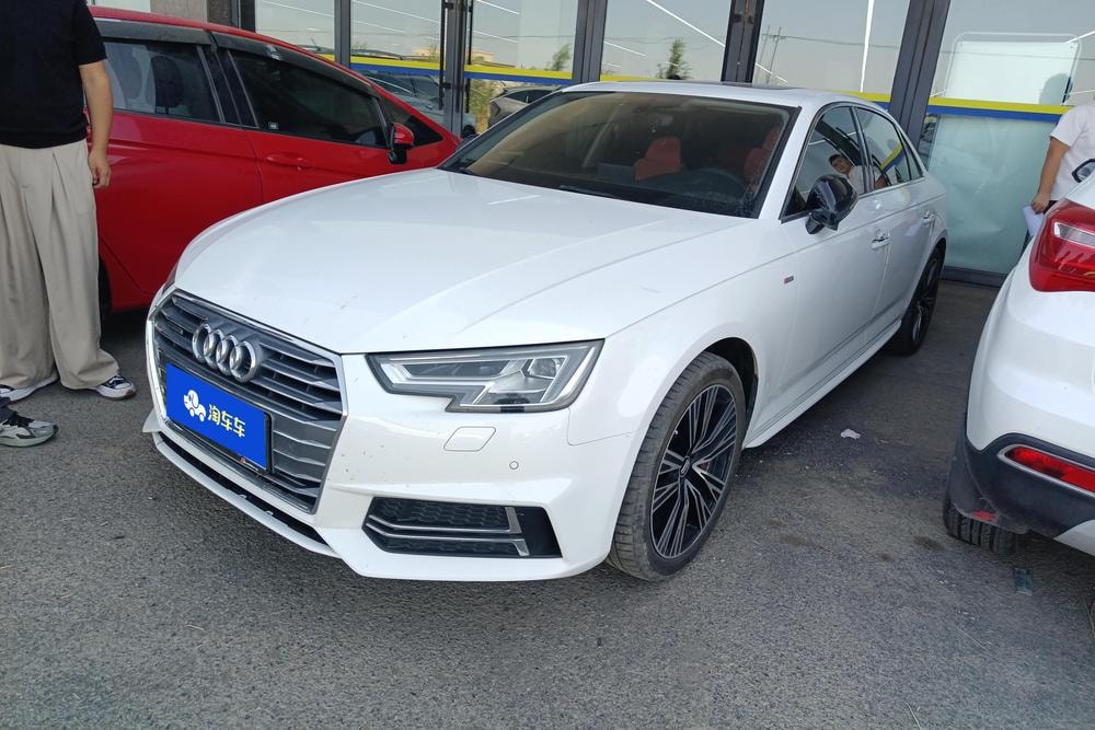 Audi A4L 2018 — фото автомобиля