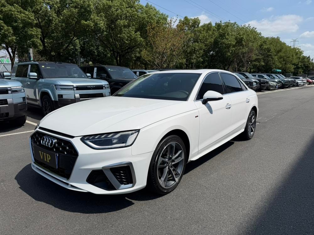 Audi A4L 2020 — фото автомобиля 1