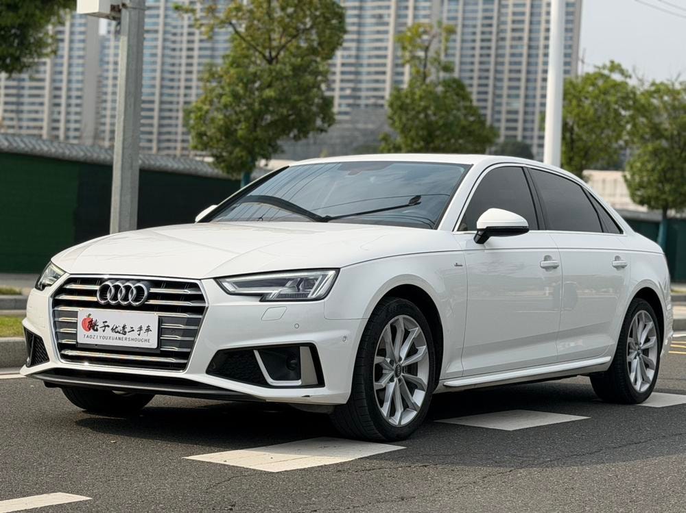 Audi A4L 2019 — фото автомобиля 1