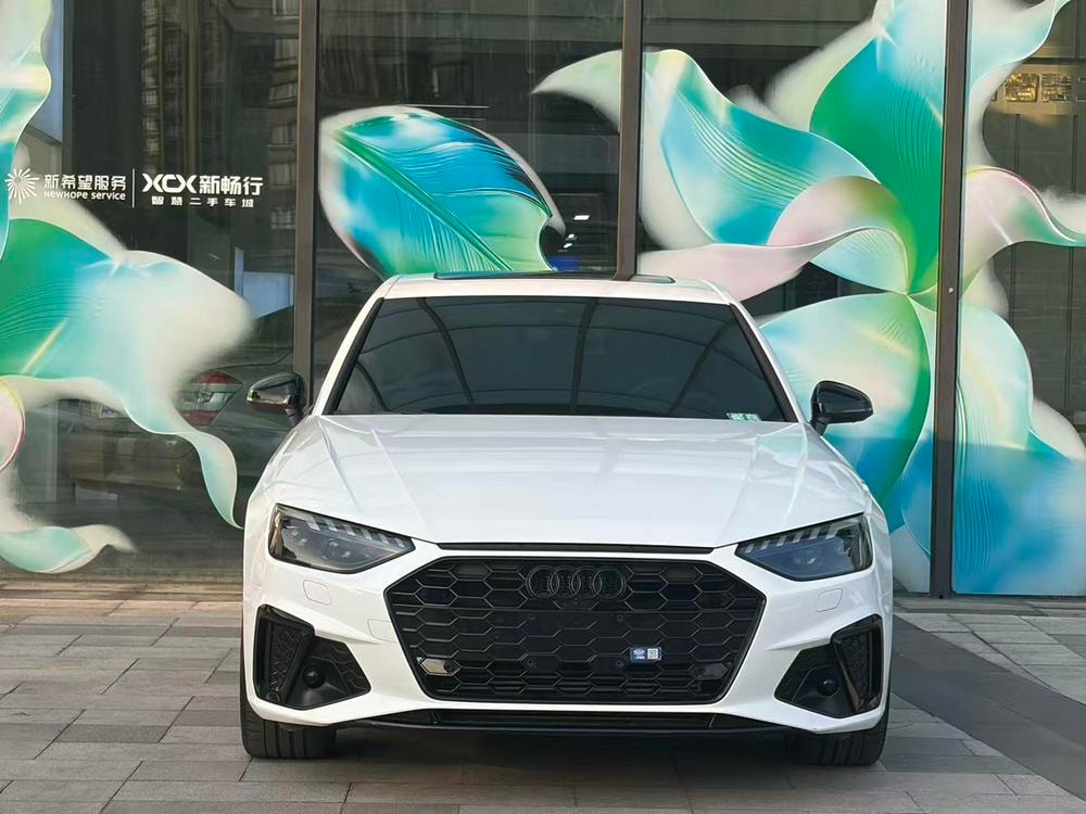 Audi A4L 2023 — фото автомобиля 1