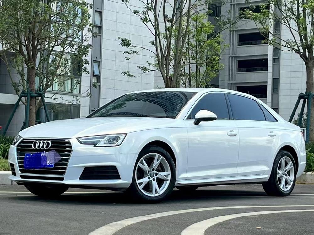 Audi A4L 2018 — фото автомобиля 1