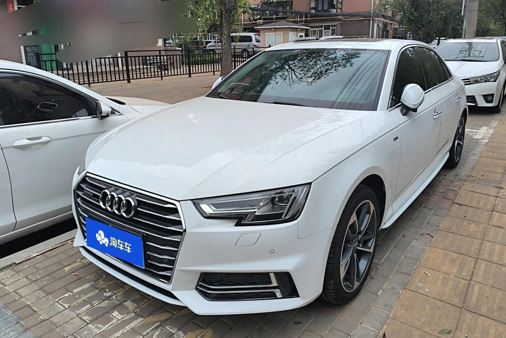 Audi A4L 2019 — фото автомобиля 1