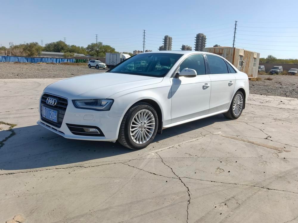 Audi A4L 2015 — фото автомобиля