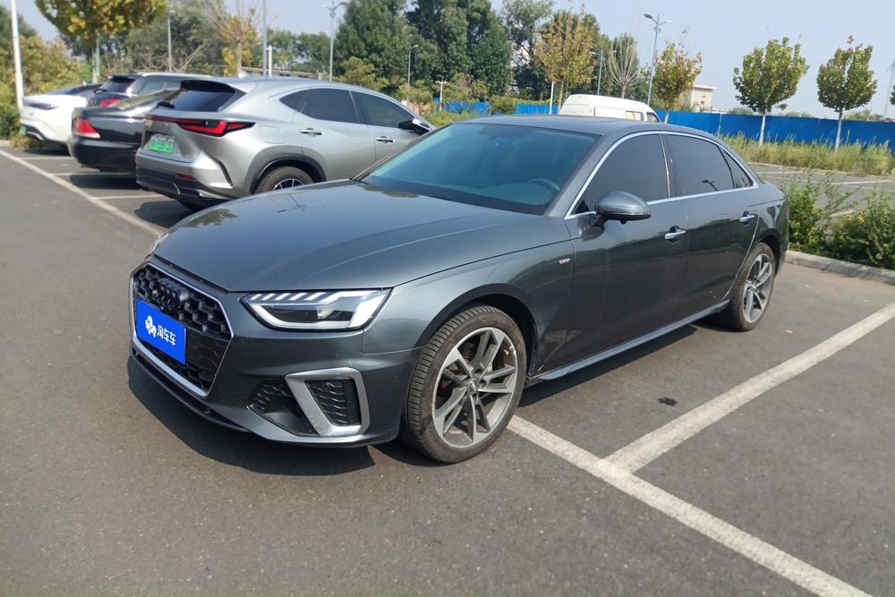 Audi A4L 2022 — фото автомобиля