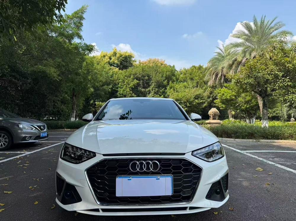 Audi A4L 2020 — фото автомобиля