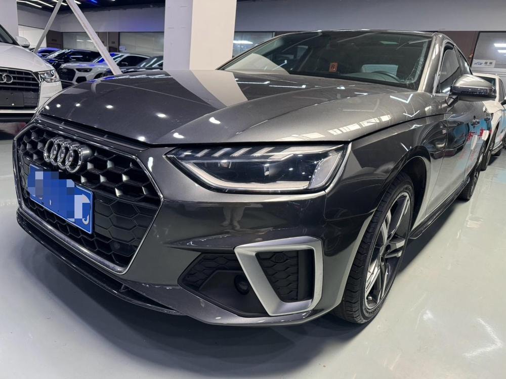 Audi A4L 2020 — фото автомобиля