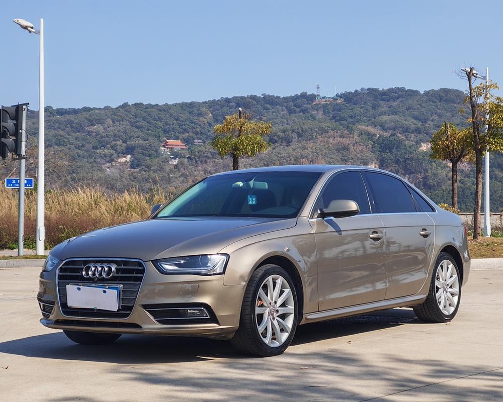 Audi A4L 2013 — фото автомобиля