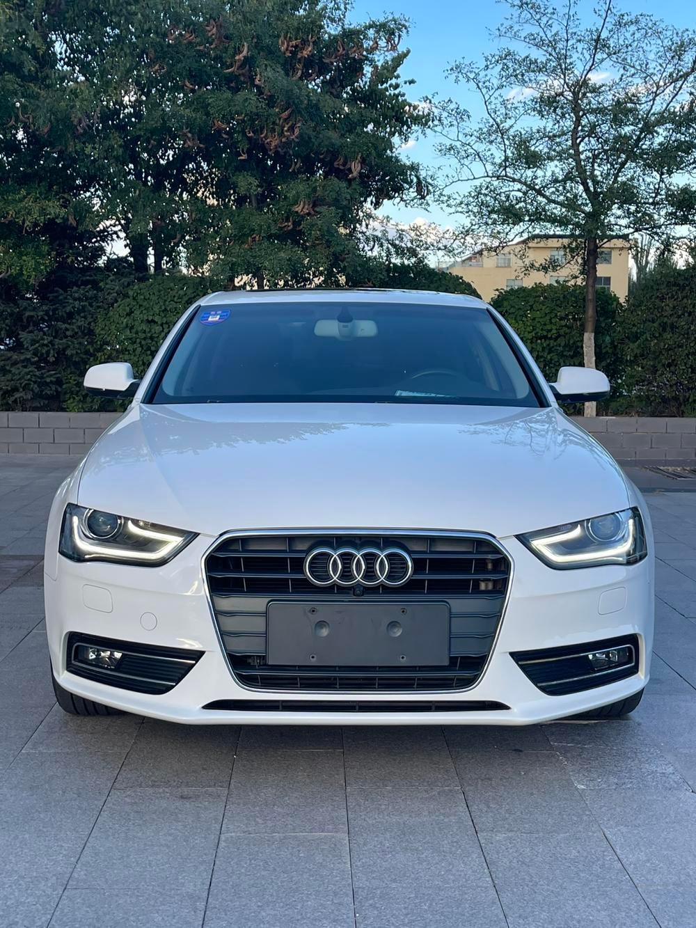 Audi A4L 2016 — фото автомобиля