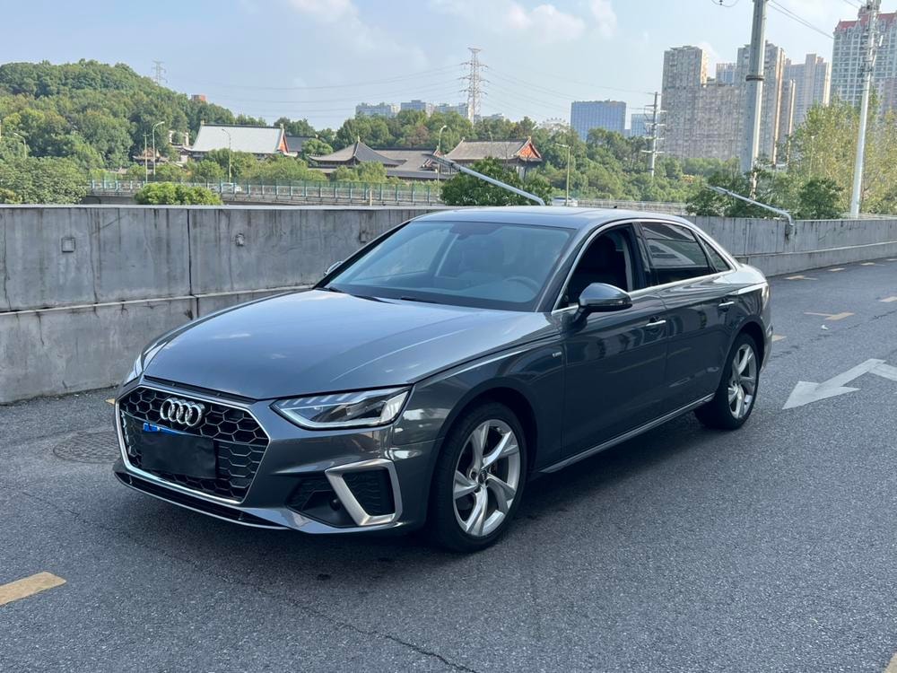 Audi A4L 2020 — фото автомобиля