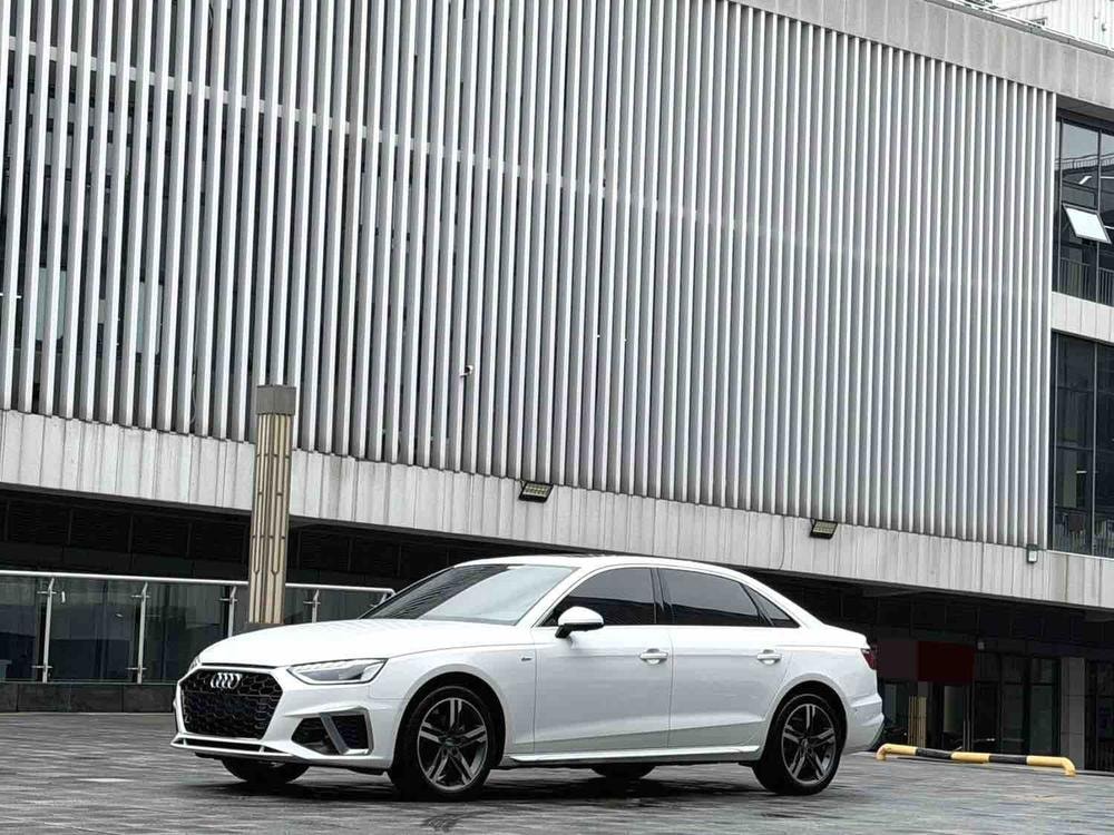 Audi A4L 2020 — фото автомобиля 1