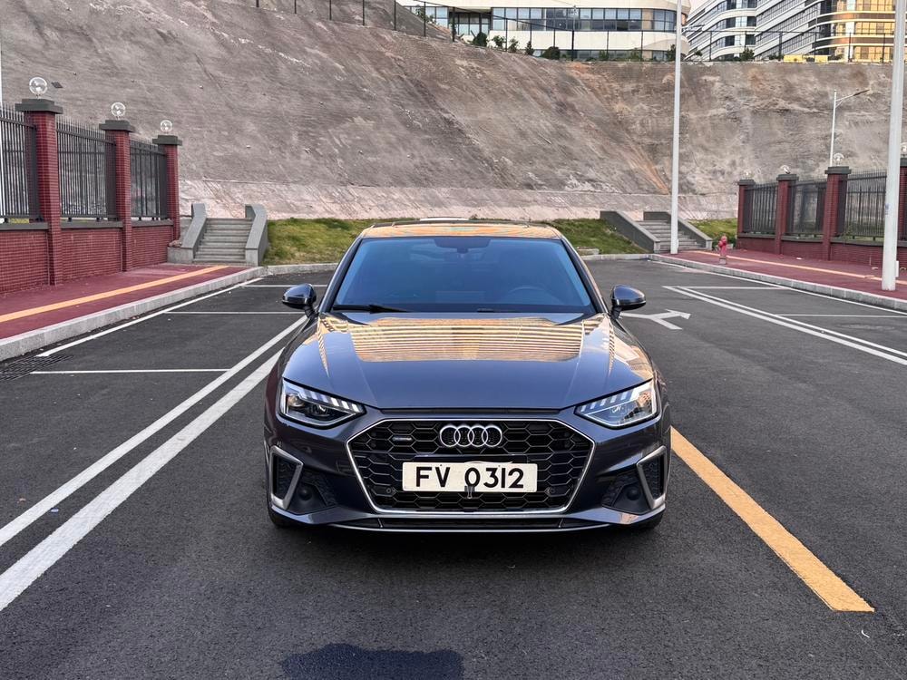 Audi A4L 2020 — фото автомобиля