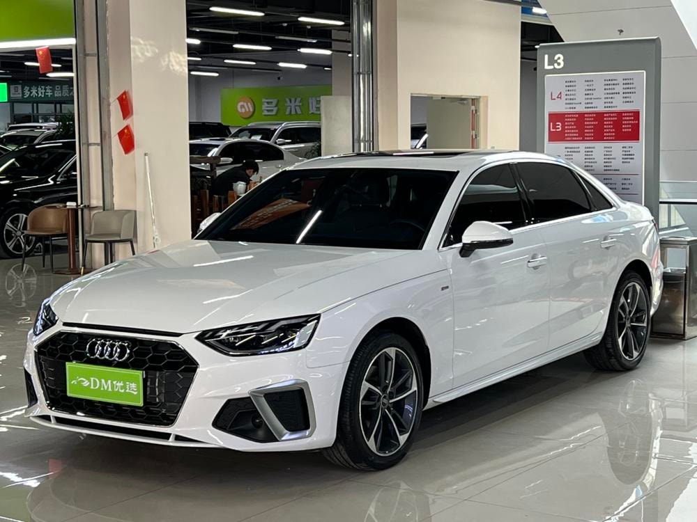Audi A4L 2022 — фото автомобиля 1
