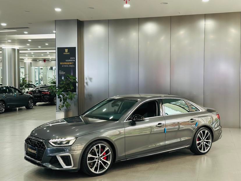 Audi A4L 2020 — фото автомобиля 1