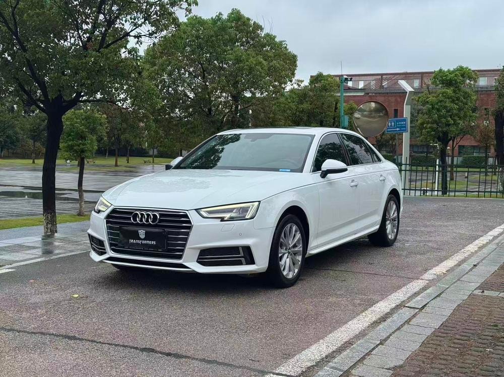 Audi A4L 2019 — фото автомобиля 1