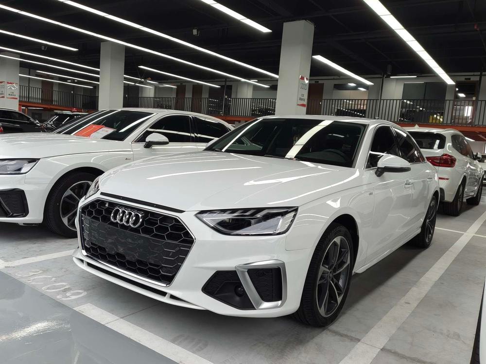 Audi A4L 2023 — фото автомобиля