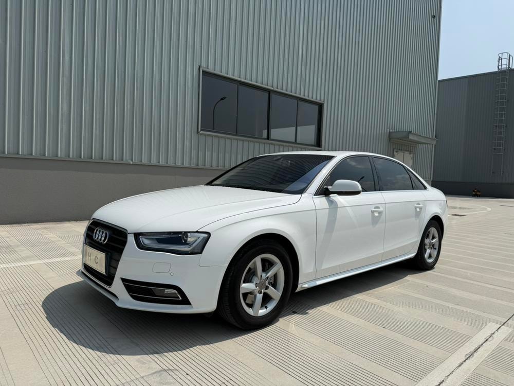 Audi A4L 2013 — фото автомобиля 1