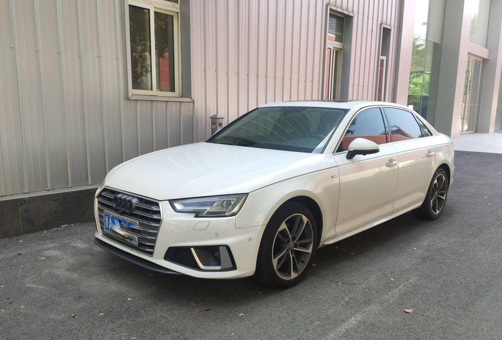 Audi A4L 2019 — фото автомобиля
