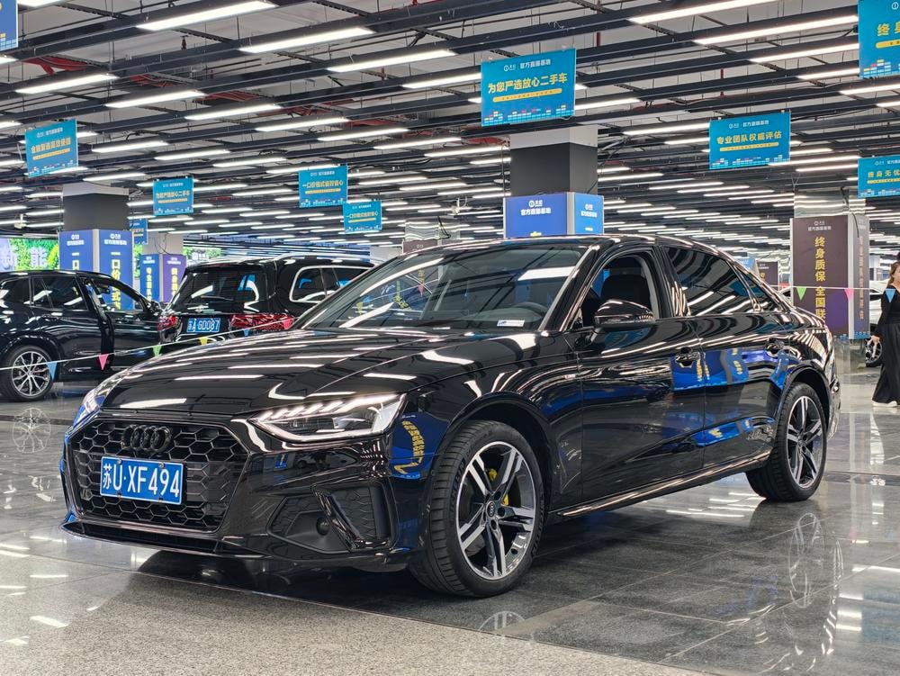 Audi A4L 2022 — фото автомобиля
