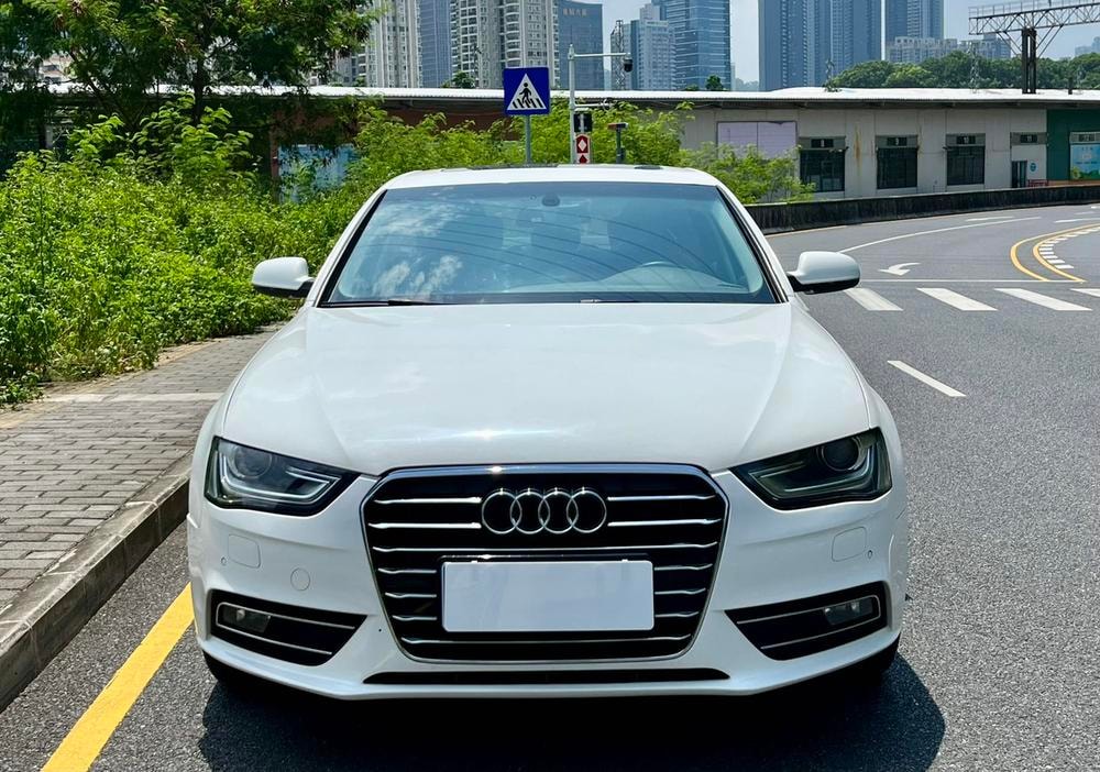 Audi A4L 2016 — фото автомобиля