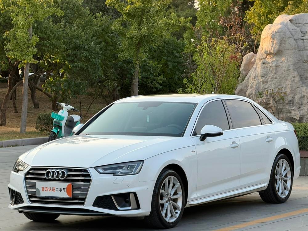 Audi A4L 2019 — фото автомобиля 1