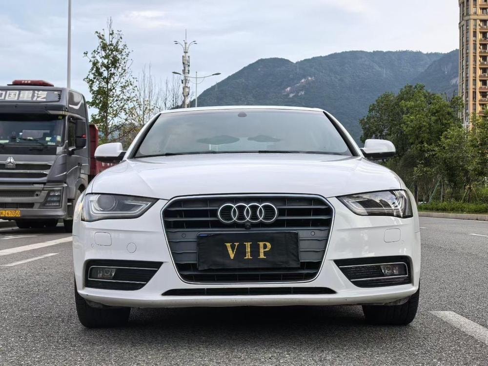 Audi A4L 2015 — фото автомобиля