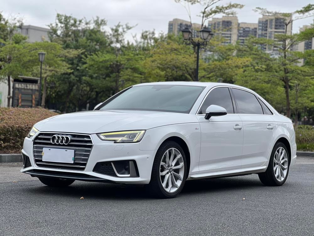 Audi A4L 2019 — фото автомобиля 1