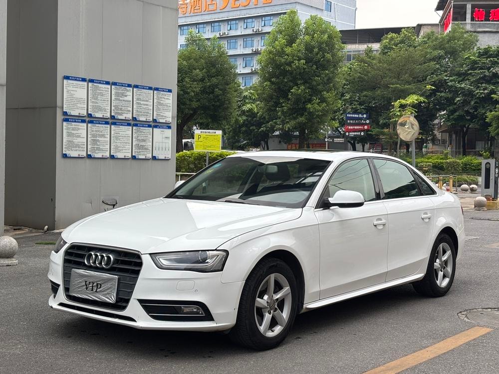 Audi A4L 2013 — фото автомобиля