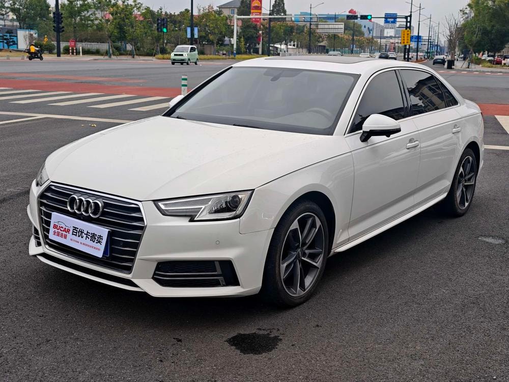 Audi A4L 2019 — фото автомобиля 1