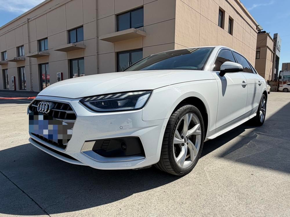 Audi A4L 2020 — фото автомобиля 1
