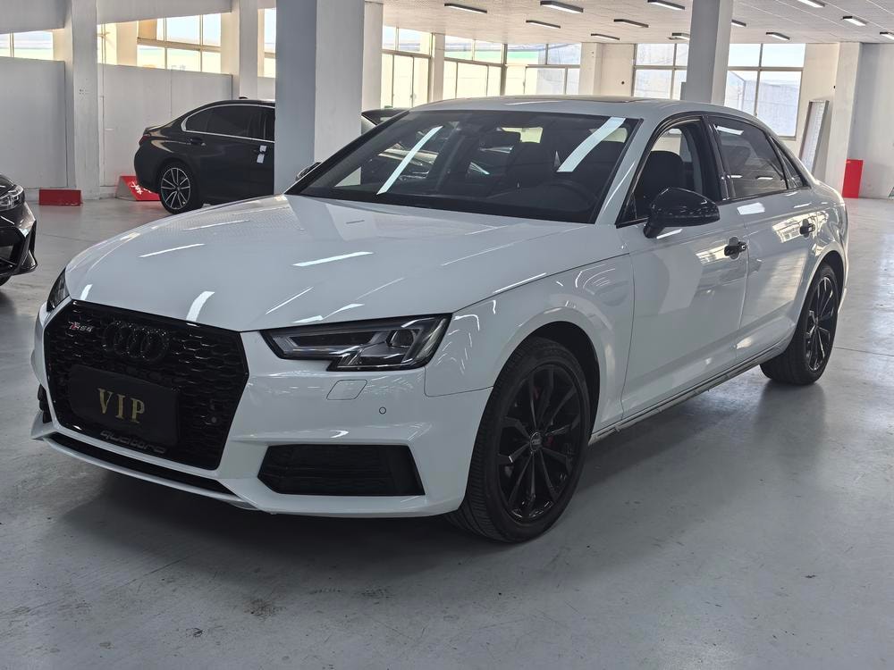 Audi A4L 2018 — фото автомобиля 1