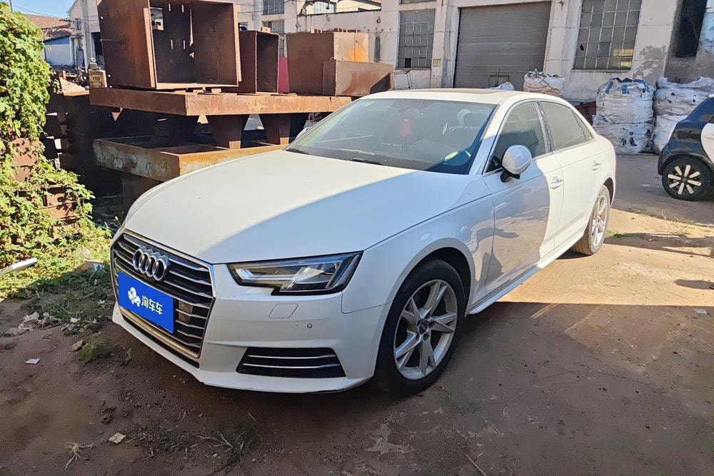 Audi A4L 2018 — фото автомобиля 1