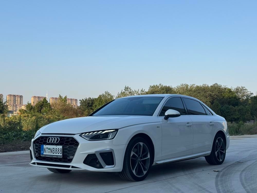 Audi A4L 2020 — фото автомобиля 1