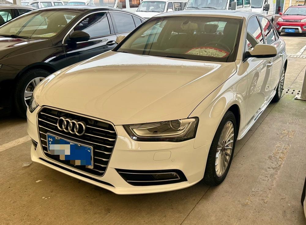 Audi A4L 2016 — фото автомобиля