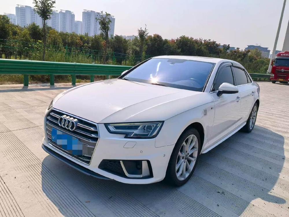 Audi A4L 2019 — фото автомобиля 1