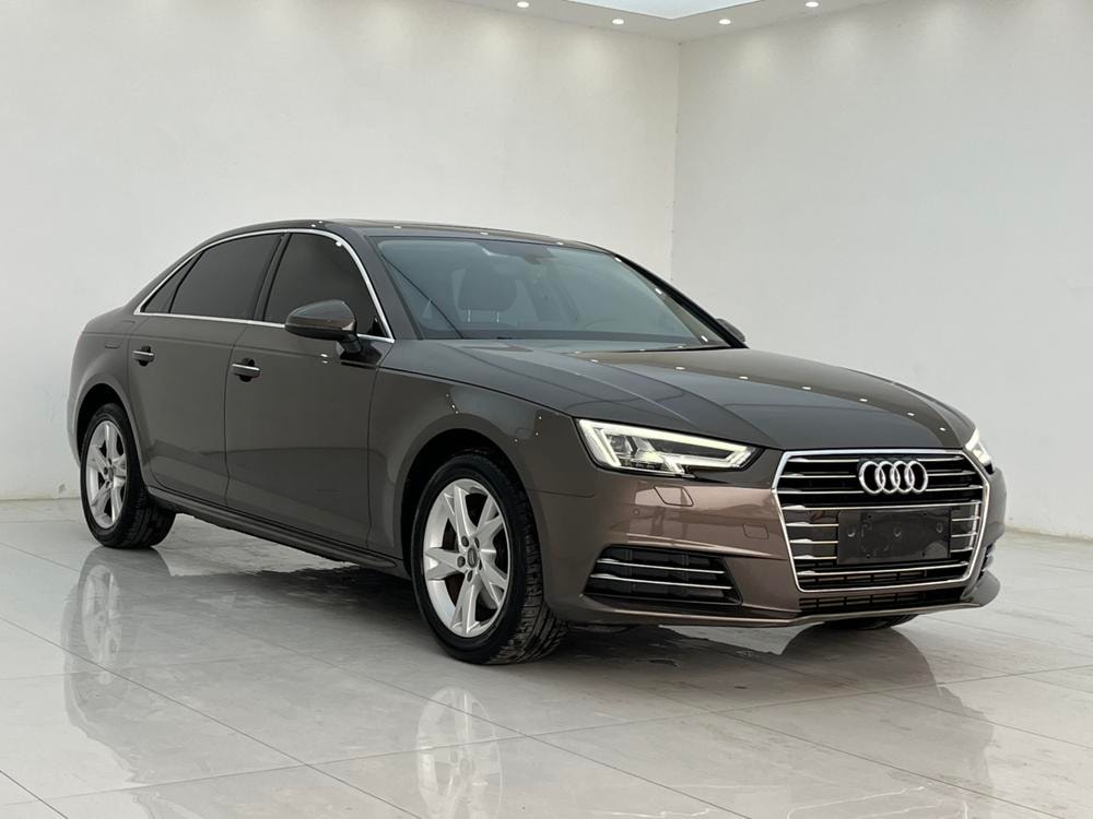 Audi A4L 2018 — фото автомобиля 1