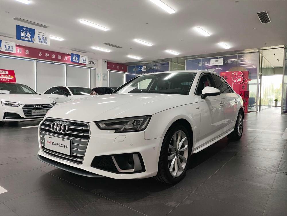 Audi A4L 2019 — фото автомобиля