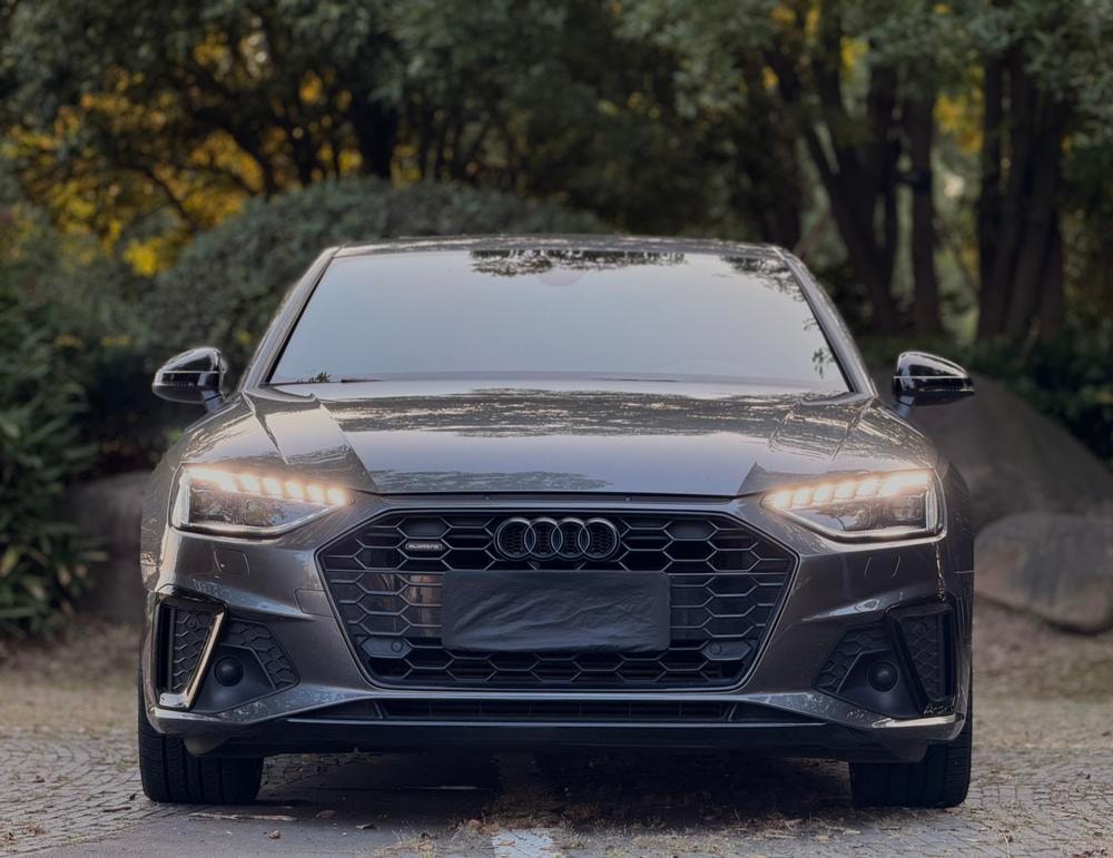 Audi A4L 2023 — фото автомобиля