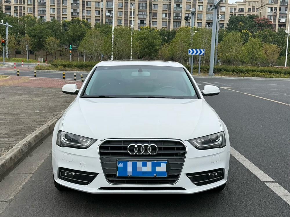 Audi A4L 2013 — фото автомобиля
