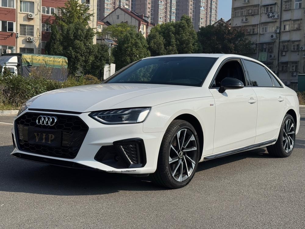 Audi A4L 2023 — фото автомобиля 1
