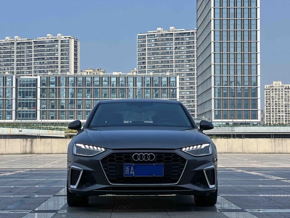 Audi A4L 2023 — фото автомобиля 1