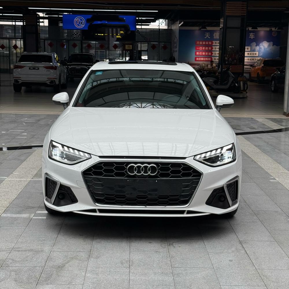 Audi A4L 2023 — фото автомобиля