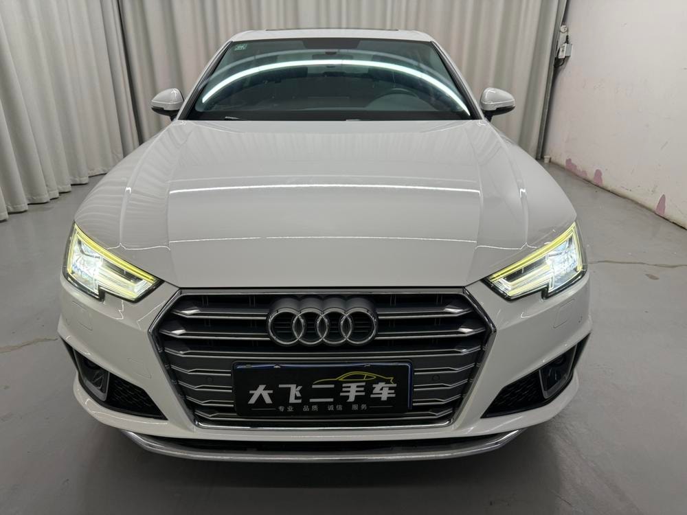 Audi A4L 2019 — фото автомобиля 1
