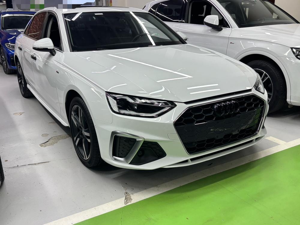 Audi A4L 2020 — фото автомобиля